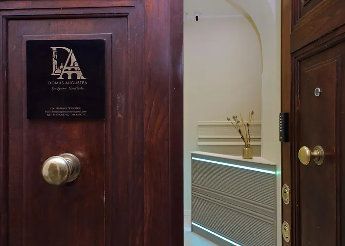Domus Augustea - San Giovanni Sunset Suites Roma